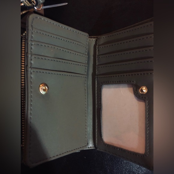NWT STEVE MADDEN ARMY GREEN WRISTLET WALLET - Picture 3 of 8